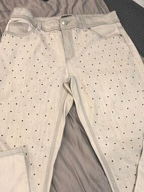 Chico’s So Slimming Studded Light Beige Jeans l 0.5